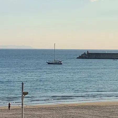 Vista Al Mar Primera En La Playa *