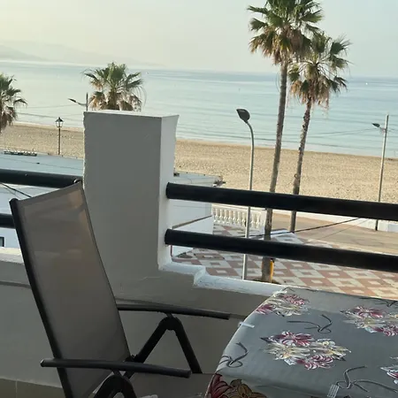 Vista Al Mar Primera En La Playa *